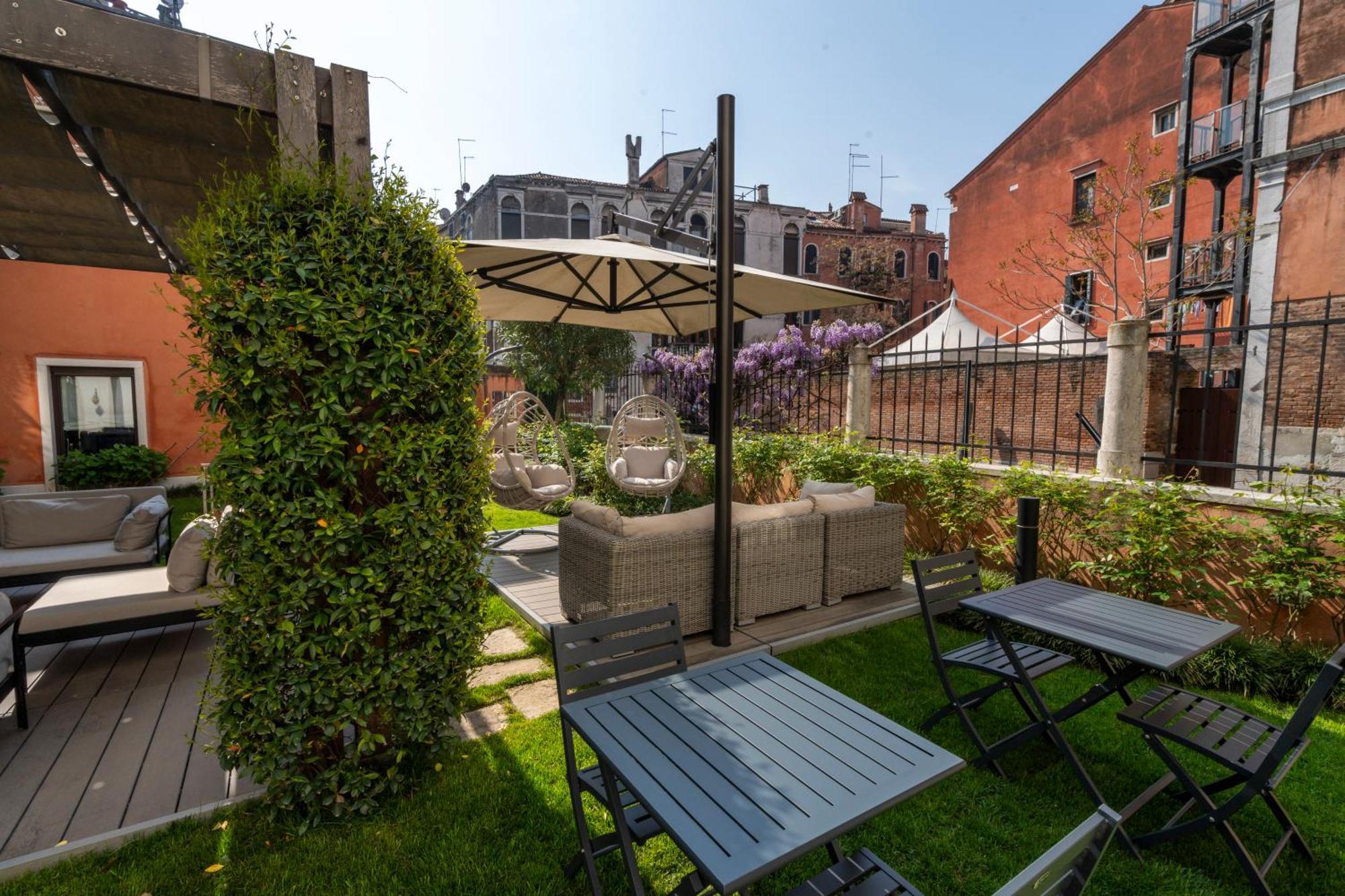 Palazzo Morosini Degli Spezieri - Lifestyle Apartments Венеция Экстерьер фото