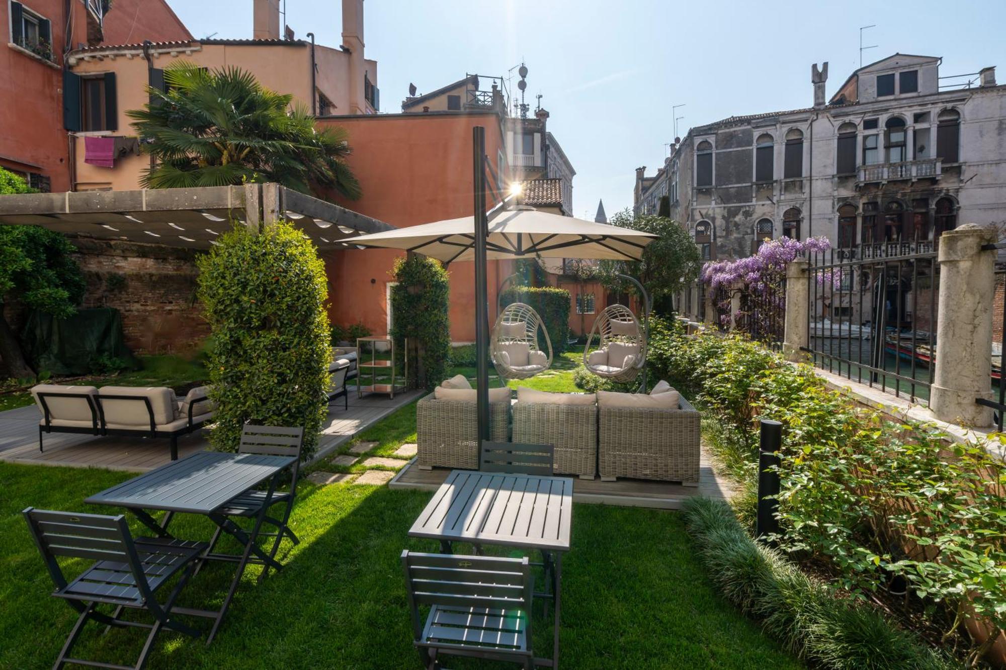 Palazzo Morosini Degli Spezieri - Lifestyle Apartments Венеция Экстерьер фото