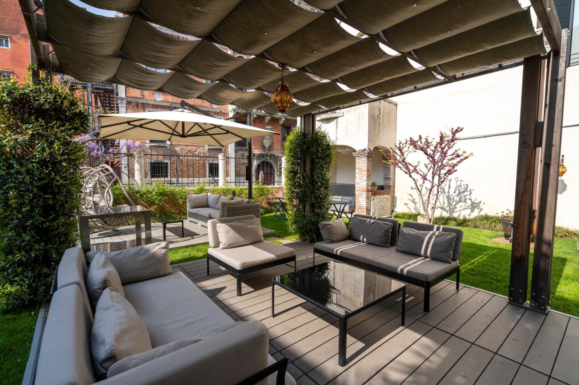 Palazzo Morosini Degli Spezieri - Lifestyle Apartments Венеция Экстерьер фото