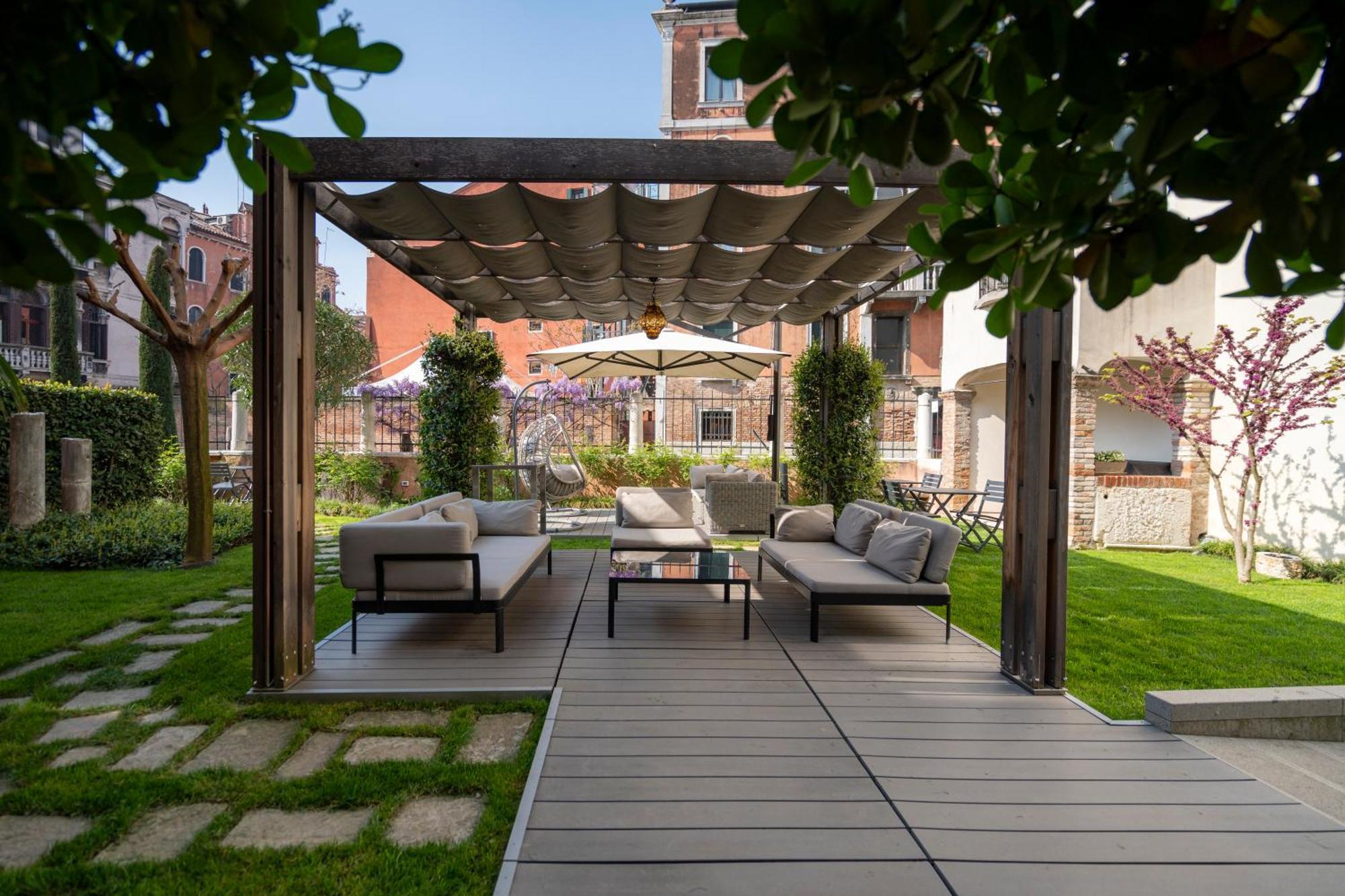 Palazzo Morosini Degli Spezieri - Lifestyle Apartments Венеция Экстерьер фото