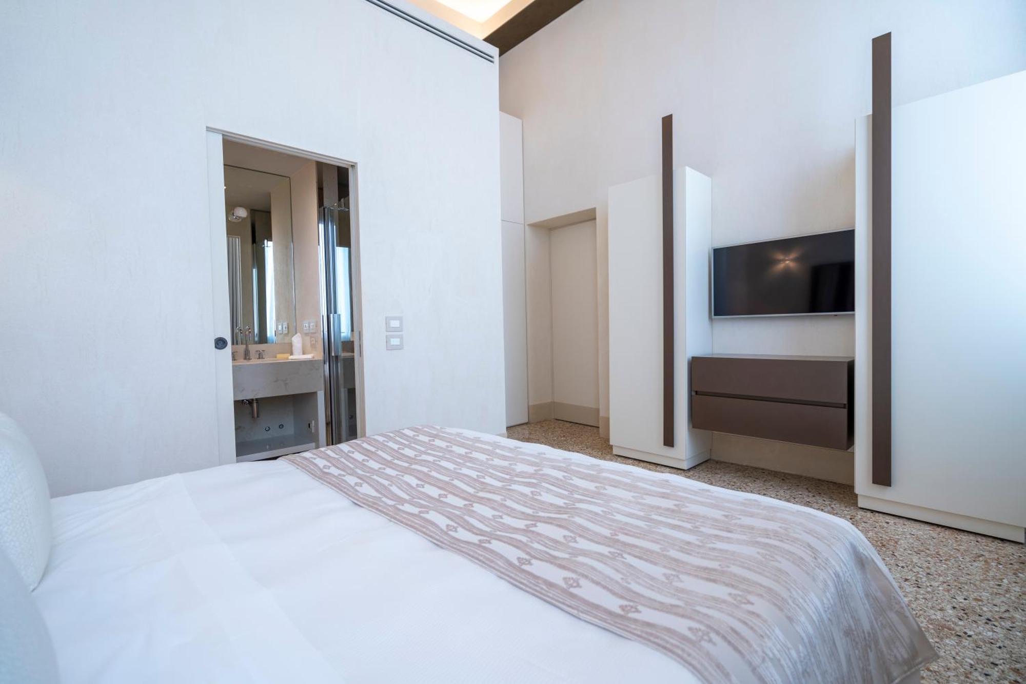 Palazzo Morosini Degli Spezieri - Lifestyle Apartments Венеция Экстерьер фото