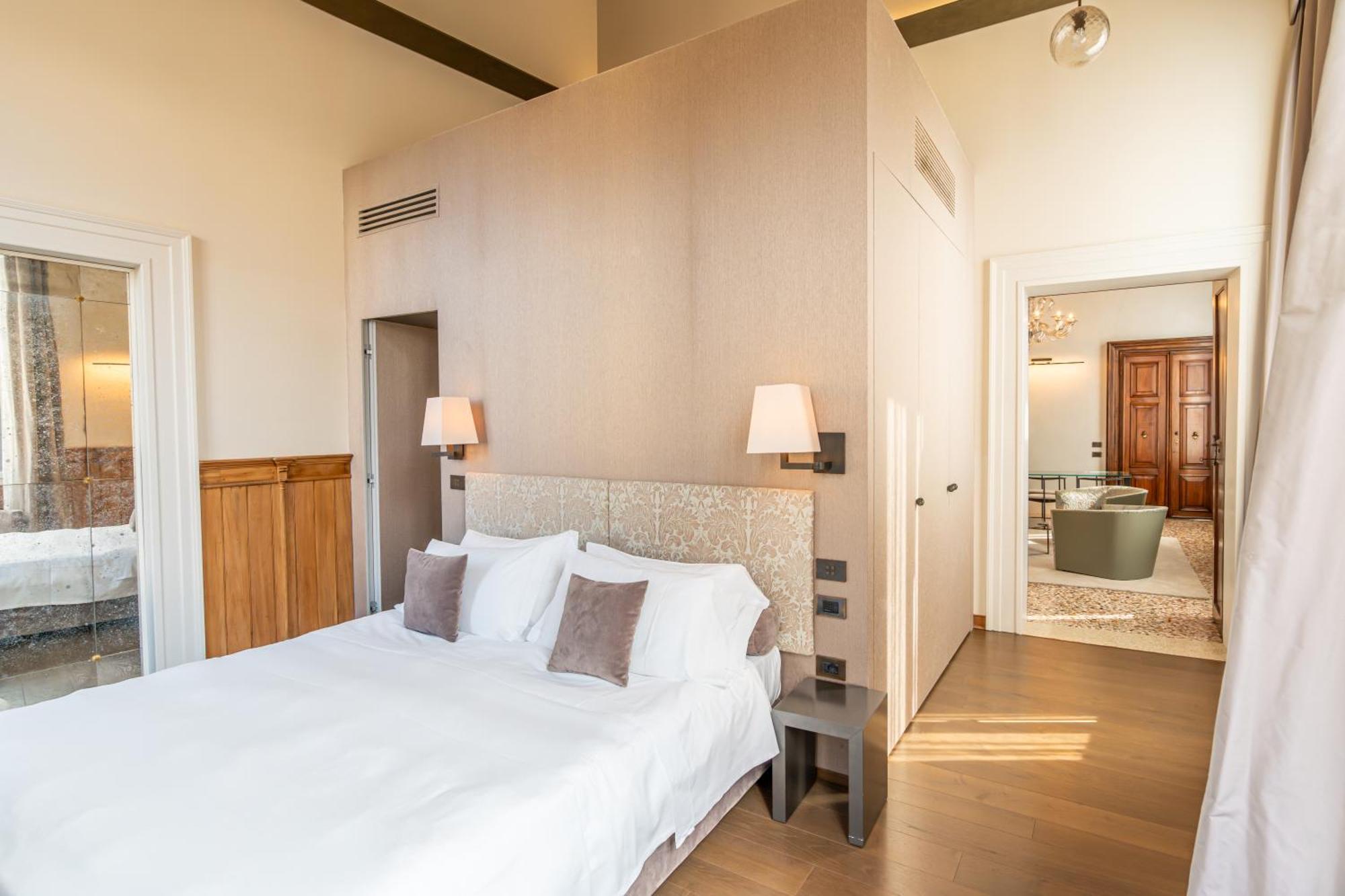 Palazzo Morosini Degli Spezieri - Lifestyle Apartments Венеция Экстерьер фото