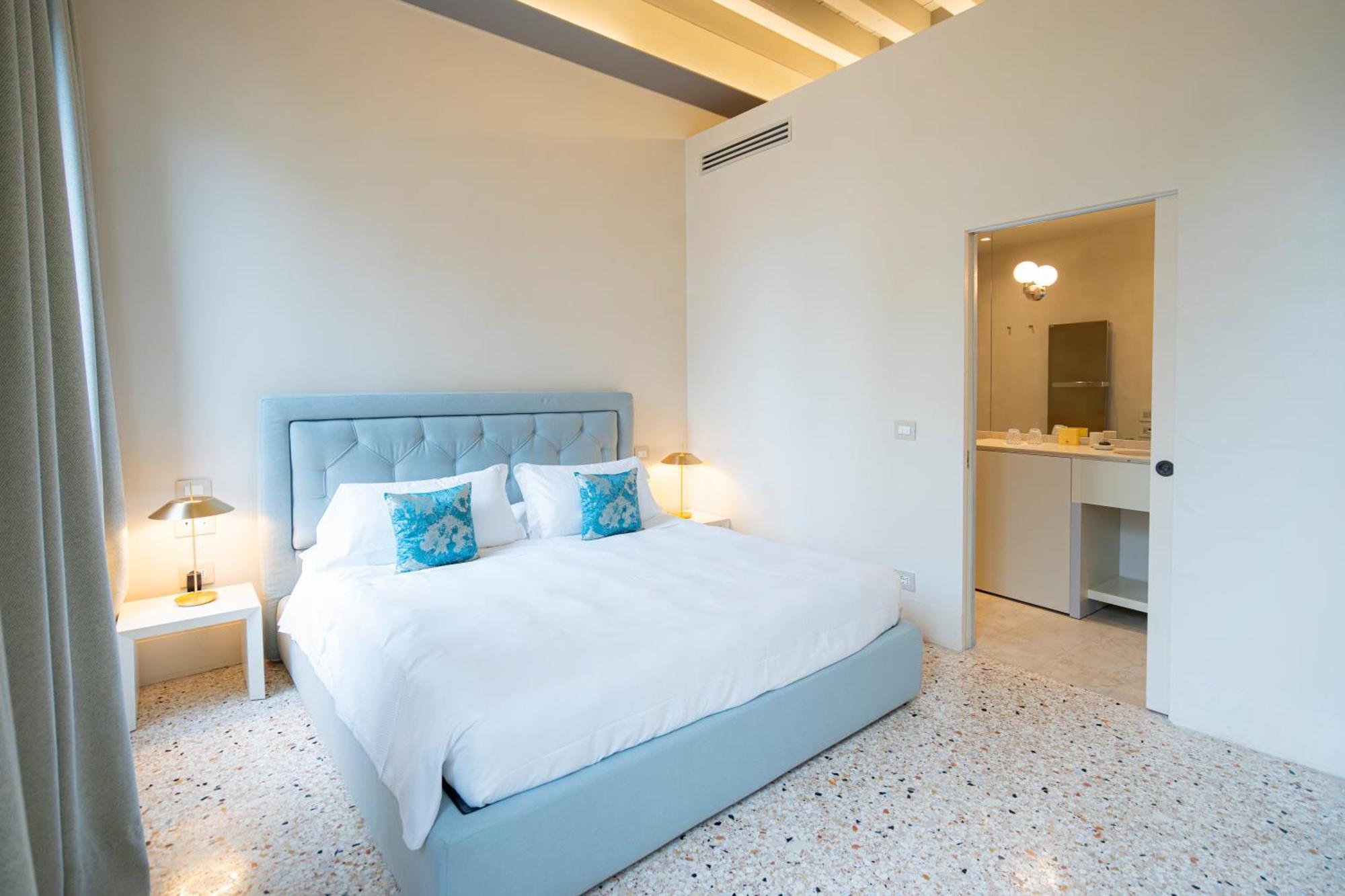Palazzo Morosini Degli Spezieri - Lifestyle Apartments Венеция Экстерьер фото
