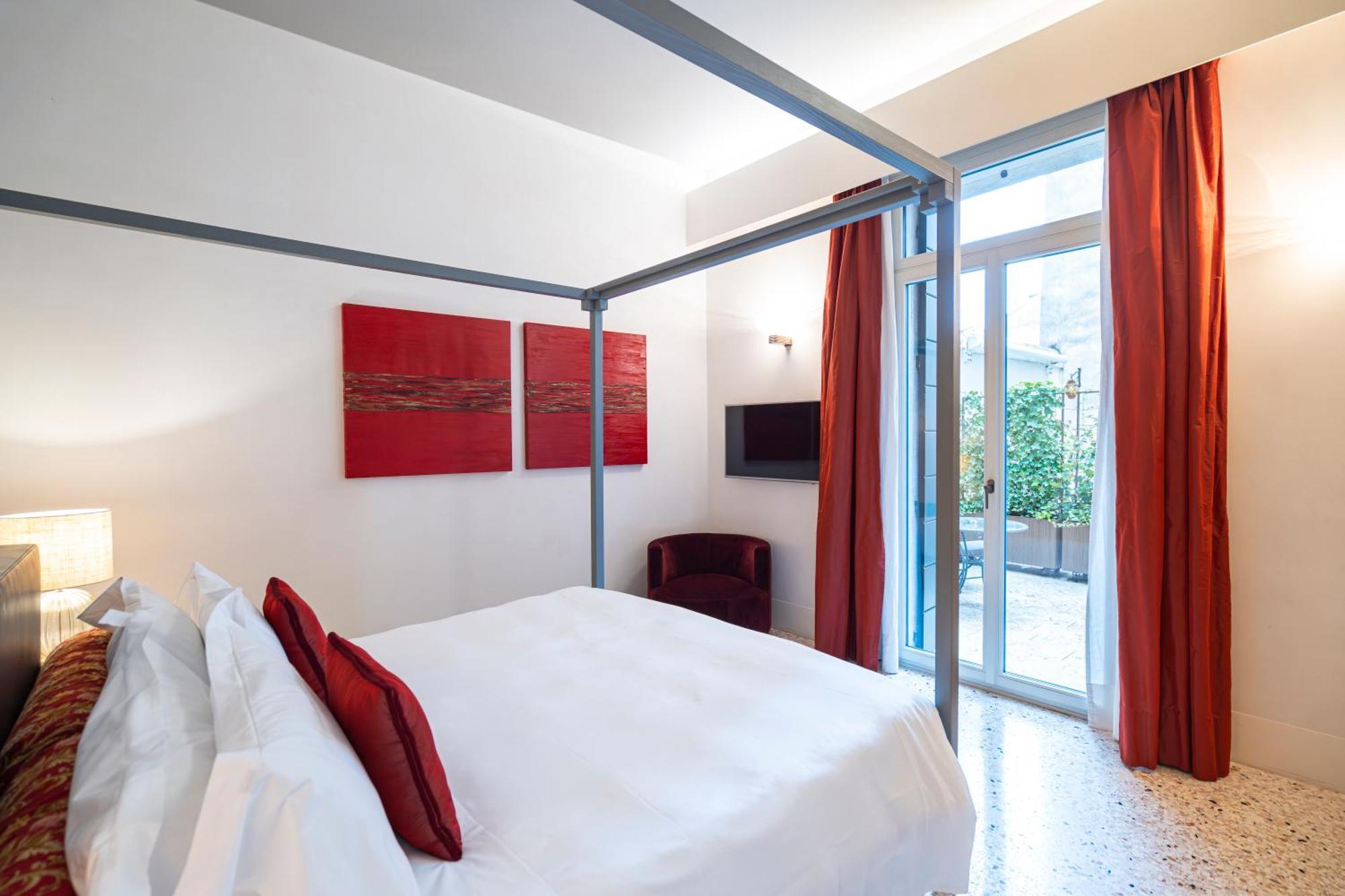 Palazzo Morosini Degli Spezieri - Lifestyle Apartments Венеция Экстерьер фото