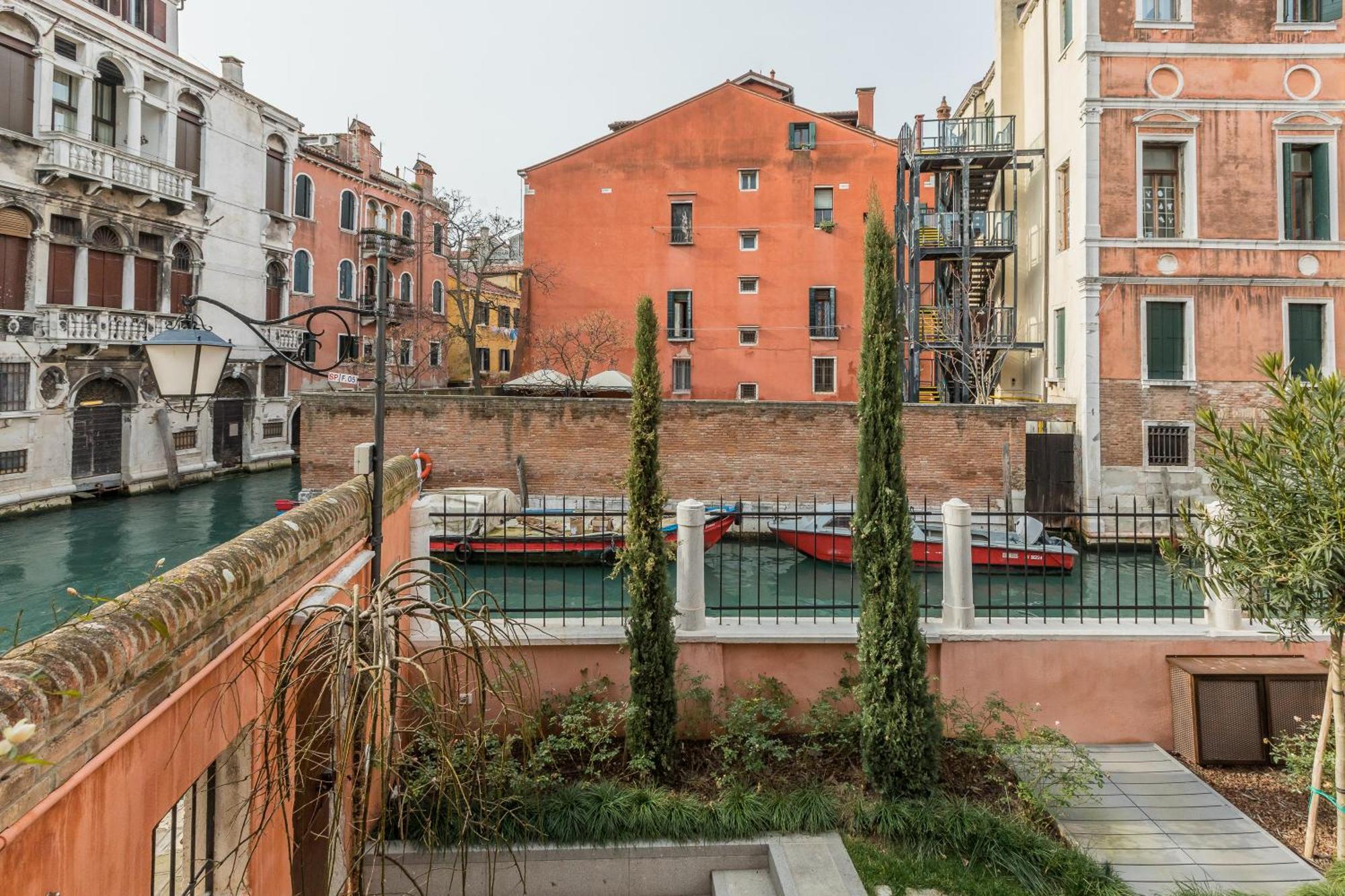 Palazzo Morosini Degli Spezieri - Lifestyle Apartments Венеция Номер фото