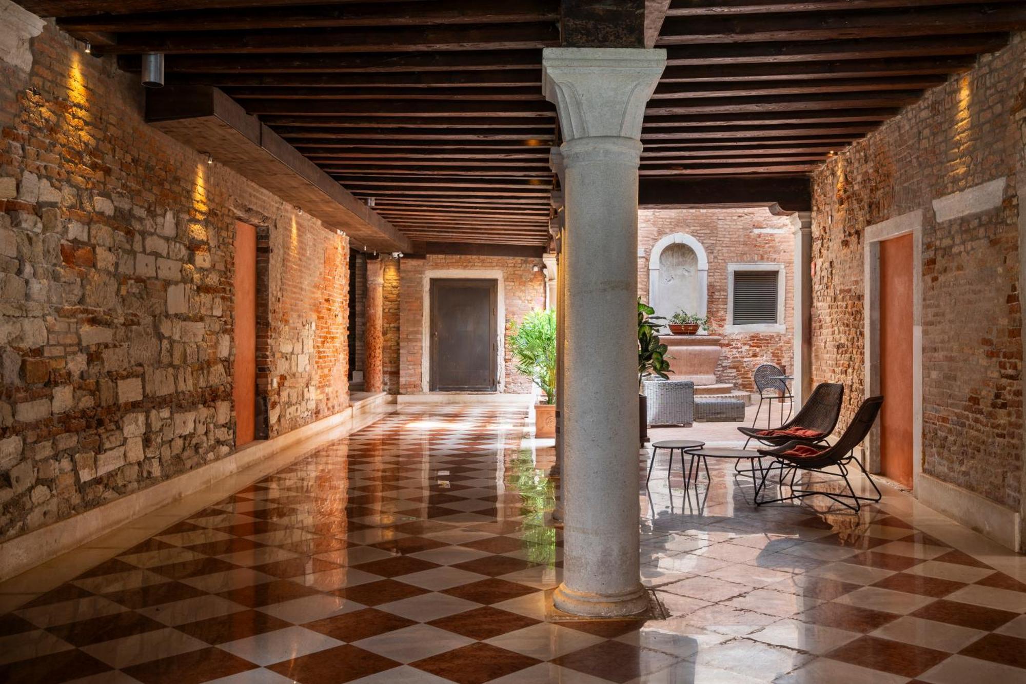Palazzo Morosini Degli Spezieri - Lifestyle Apartments Венеция Экстерьер фото